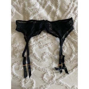 Savage x Fenty Garter